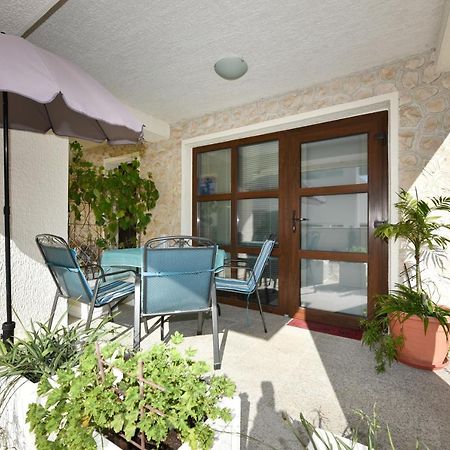 Lovely Apartment In The Groundfloor Zadar Extérieur photo