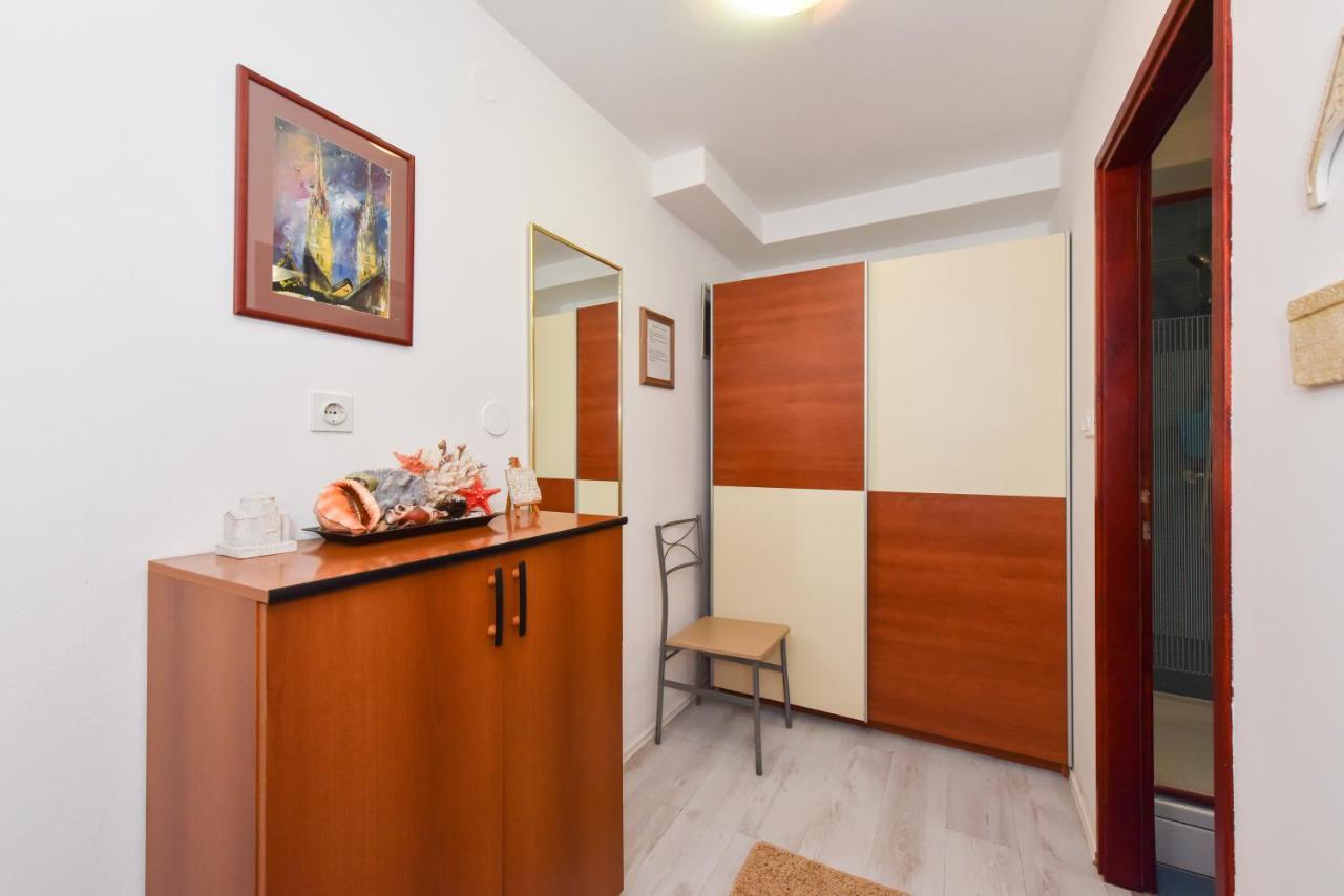 Lovely Apartment In The Groundfloor Zadar Extérieur photo