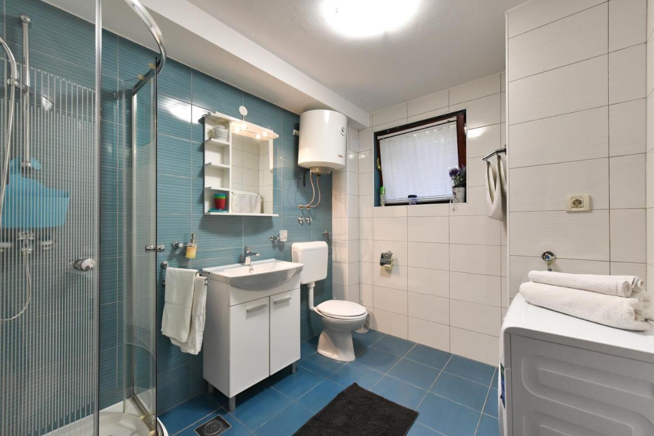 Lovely Apartment In The Groundfloor Zadar Extérieur photo