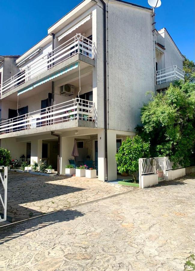 Lovely Apartment In The Groundfloor Zadar Extérieur photo